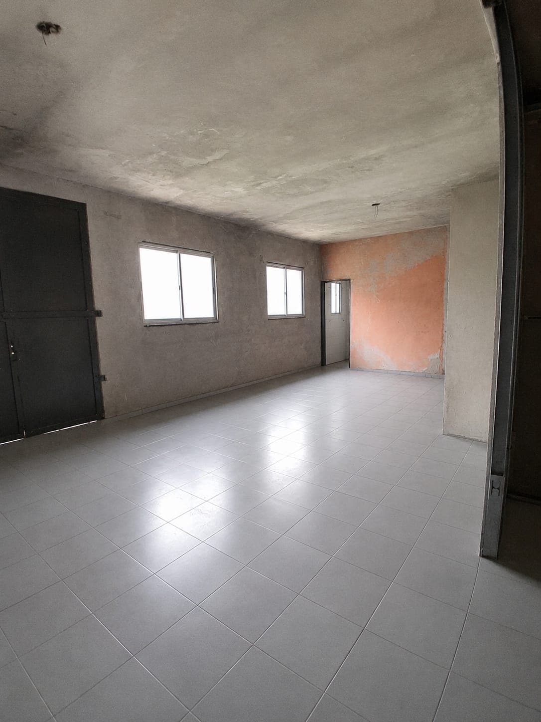 Local comercial con gran lote en Laprida y Bolívar. - 4