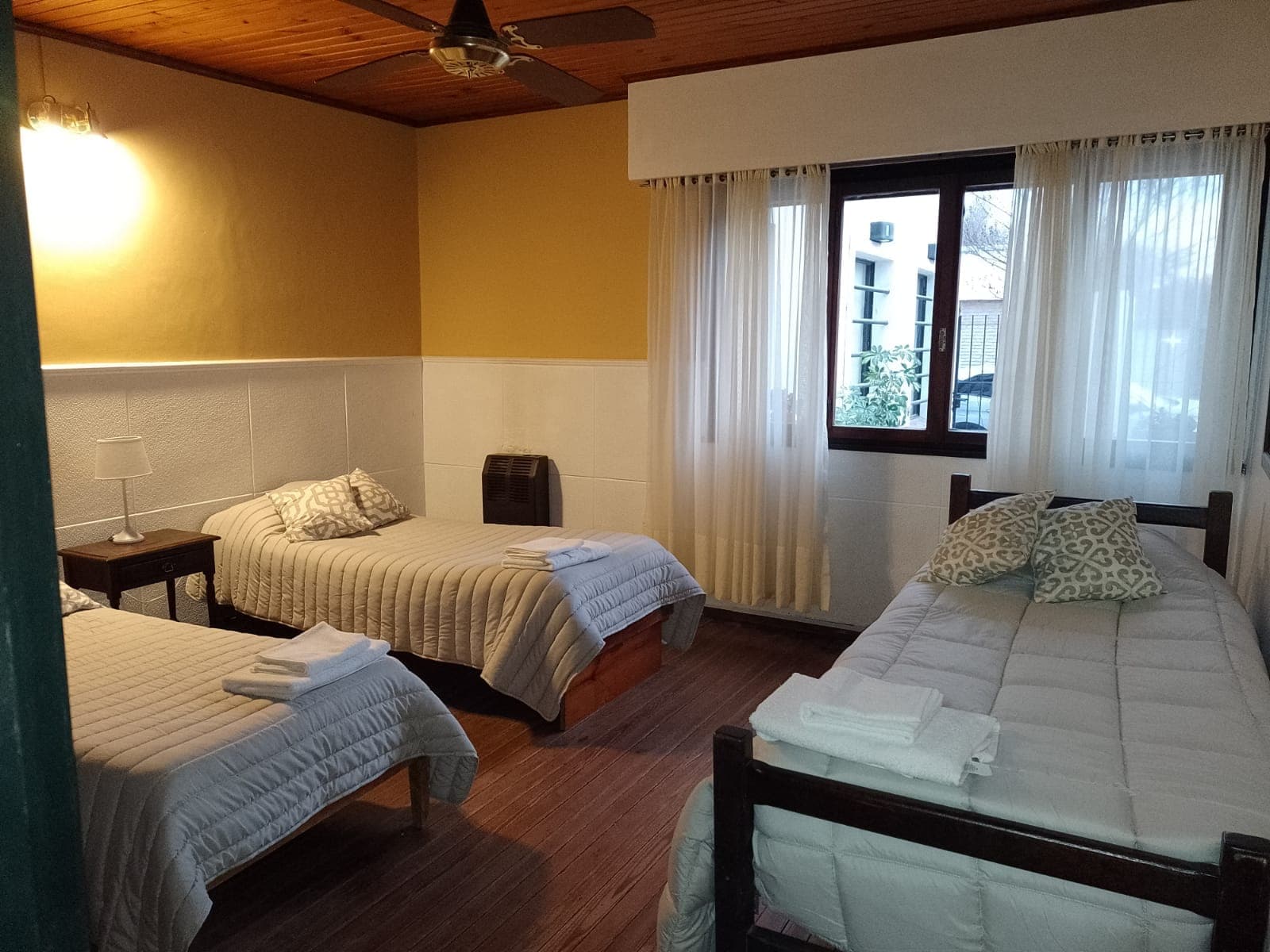 Casa con frente sobre el Parque Municipal - 7