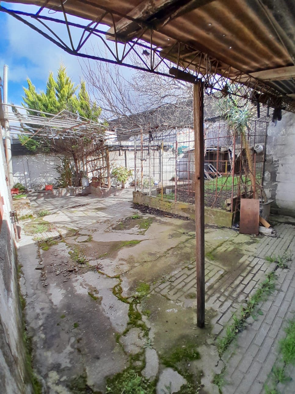 Casa en venta con posibilidad comercial - 7