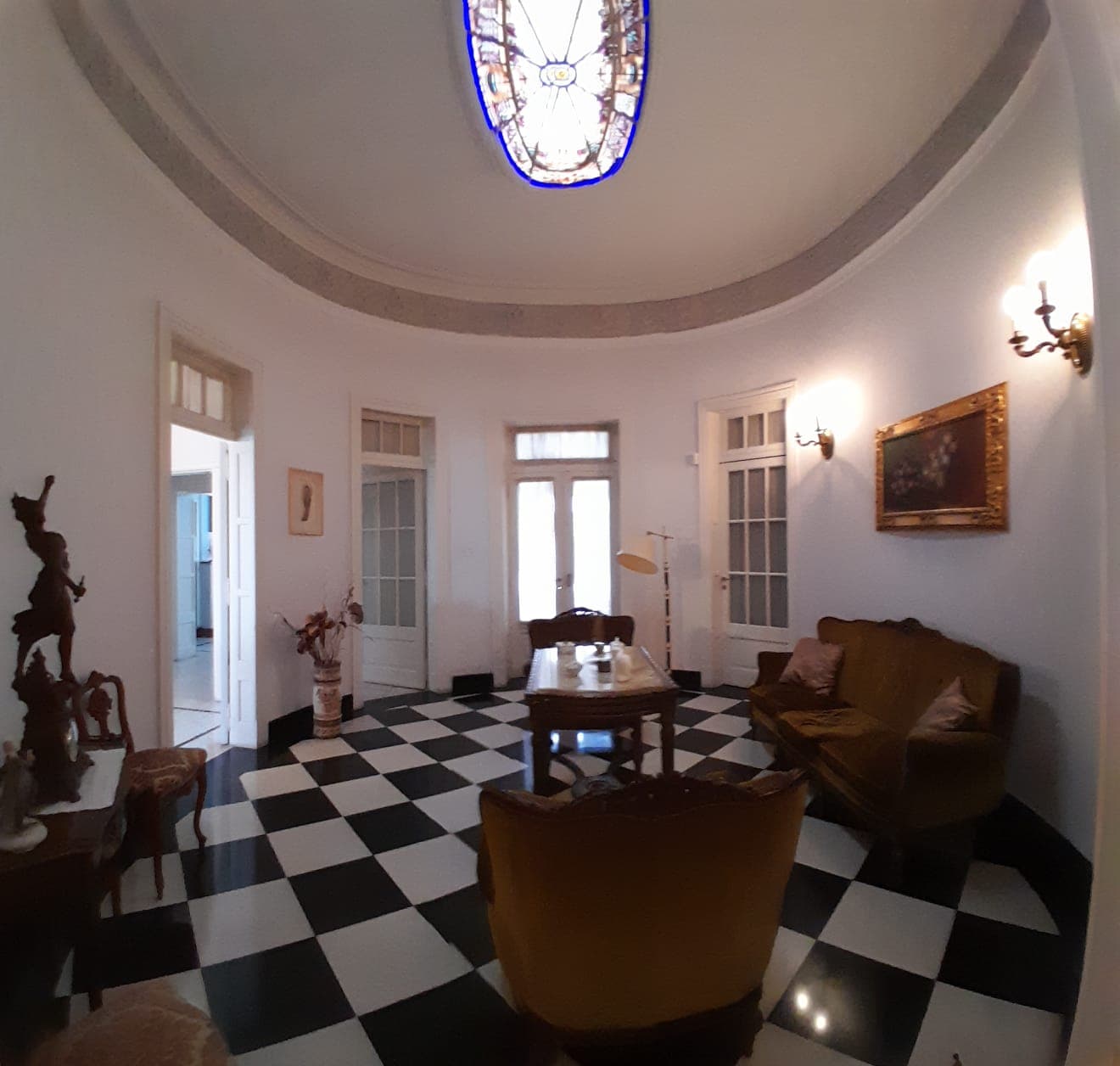 Excelente Casa en Azul:  Belgrano y 25 de Mayo