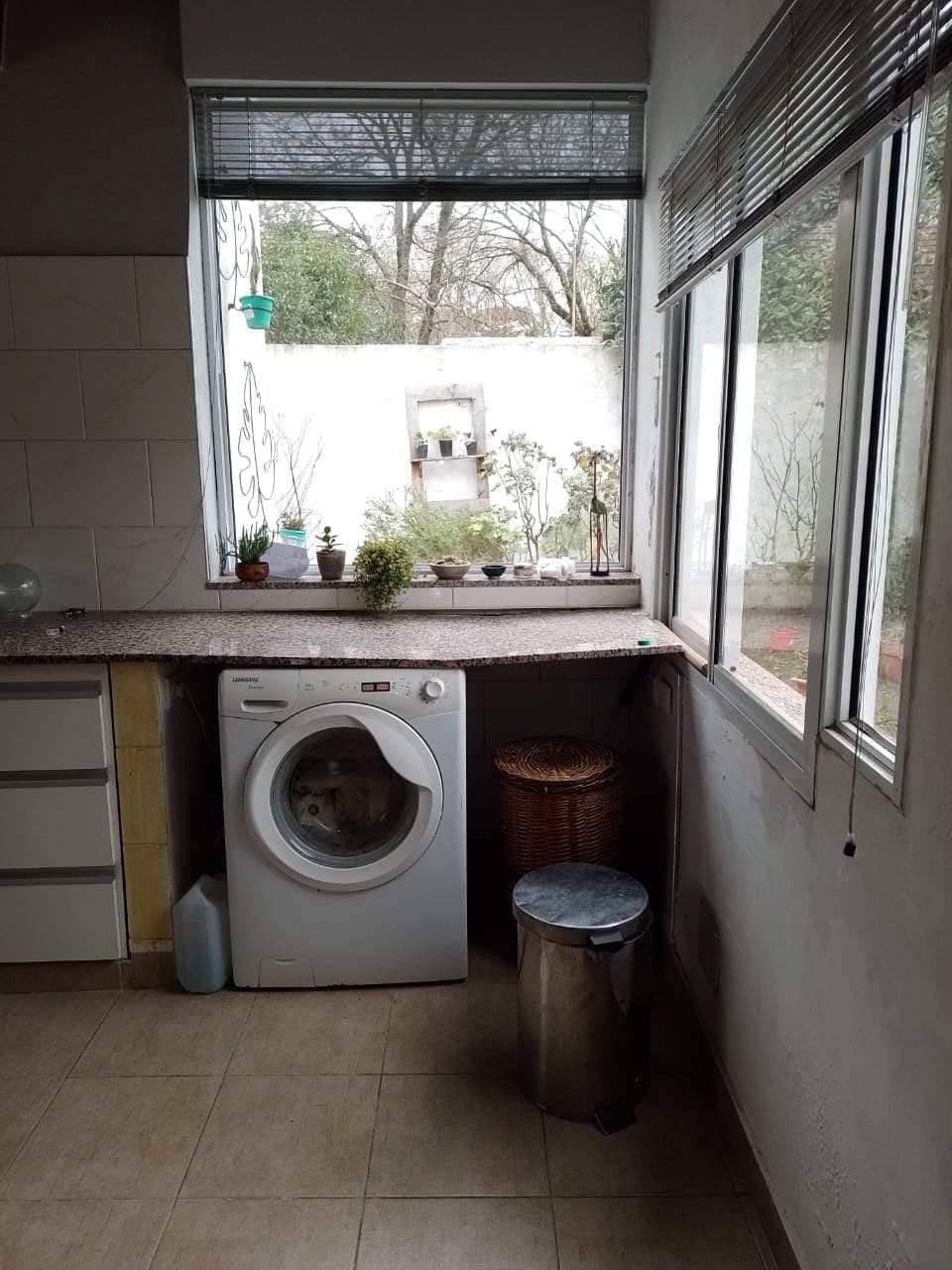 Casa con frente sobre el Parque Municipal - 14