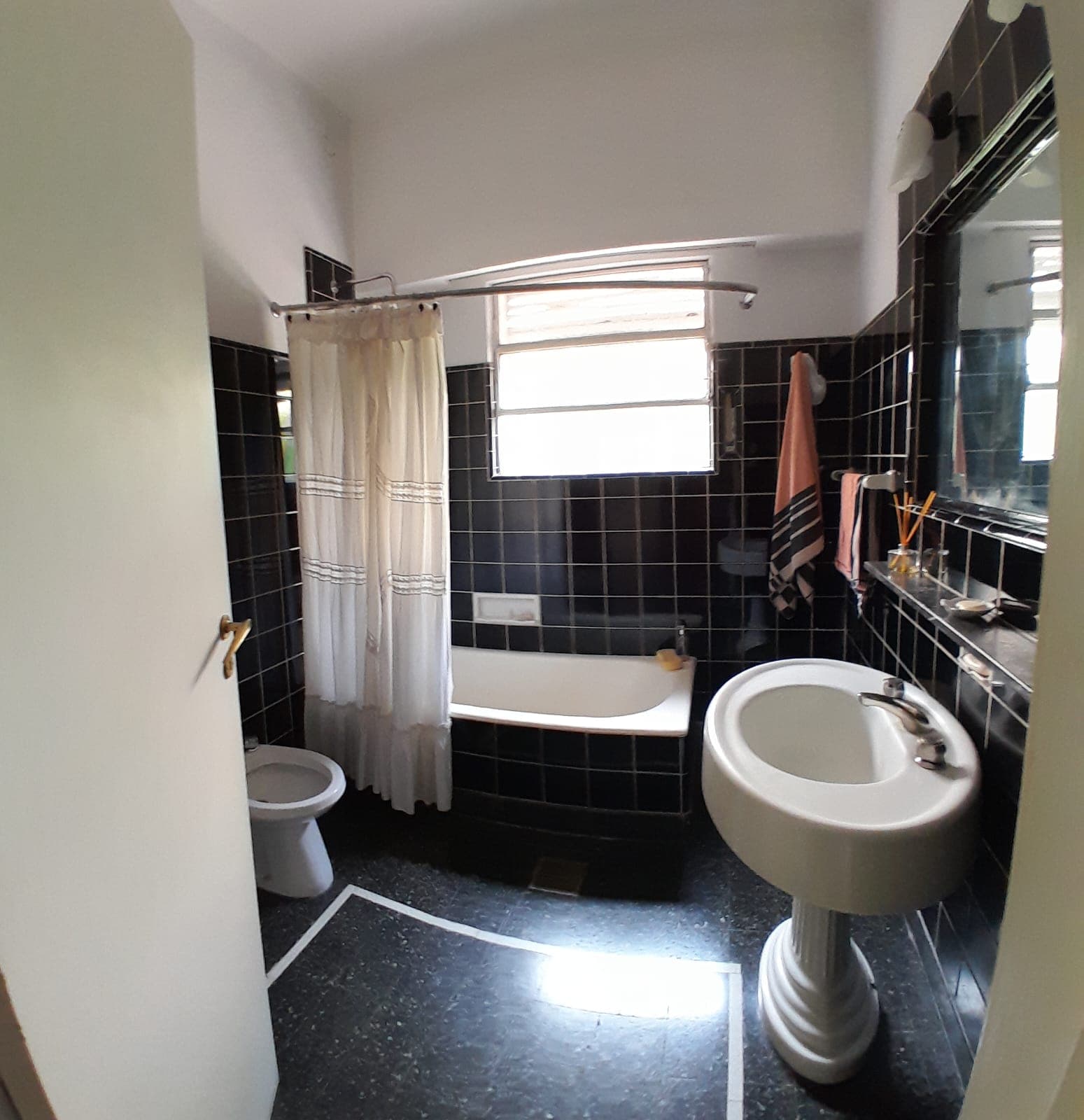 Excelente Casa en Azul:  Belgrano y 25 de Mayo - 8