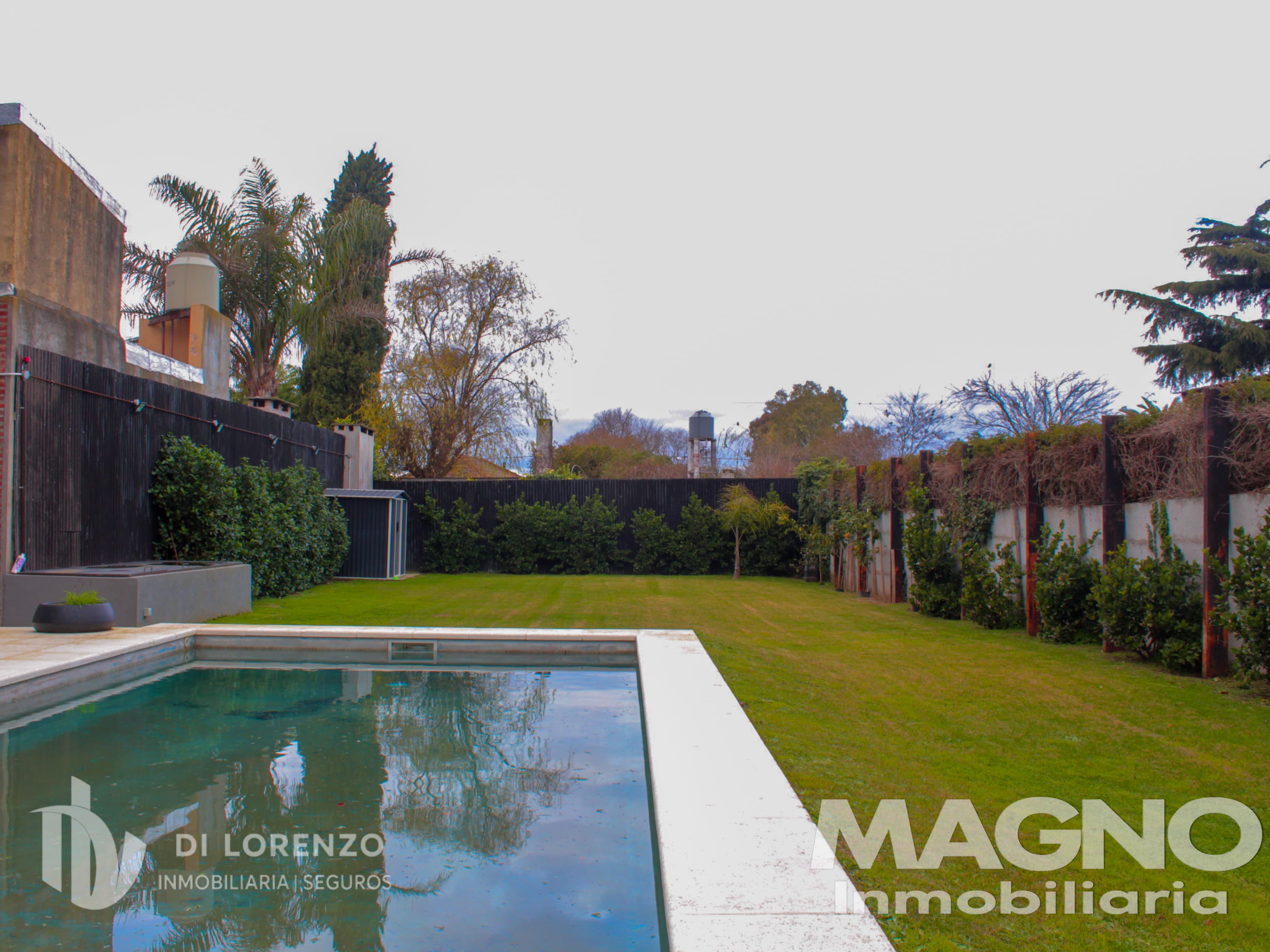 Importante Casa en Venta en Azul - 14