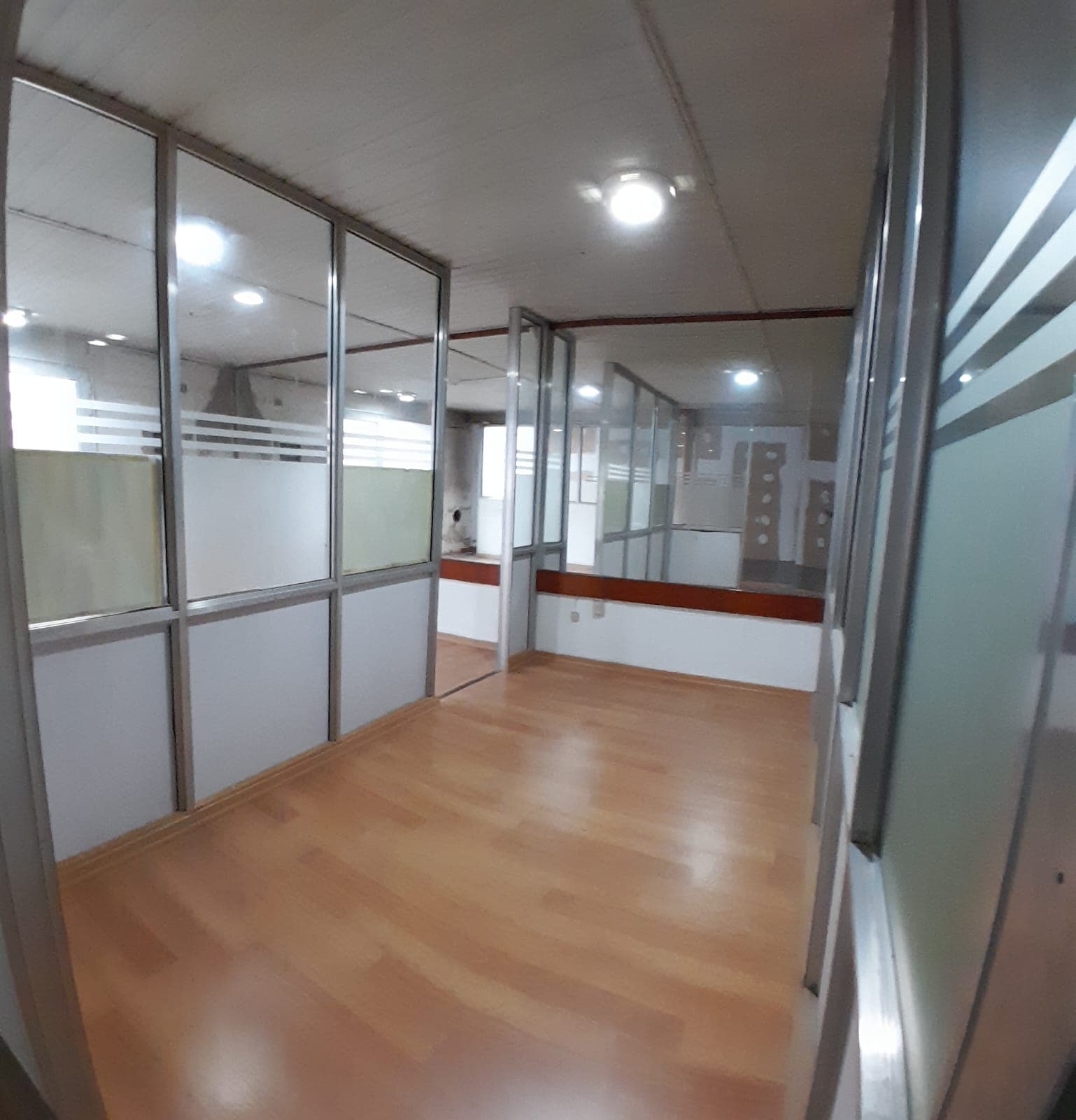 Importante Local en Venta: Perón esq. Alberdi - 7