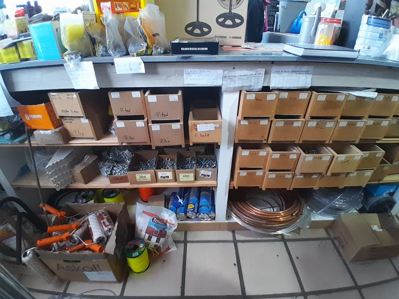 FONDO DE COMERCIO EN VENTA: RUBRO: Ferretería - 6