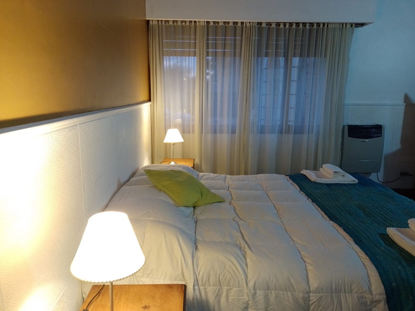 Casa con frente sobre el Parque Municipal - 9