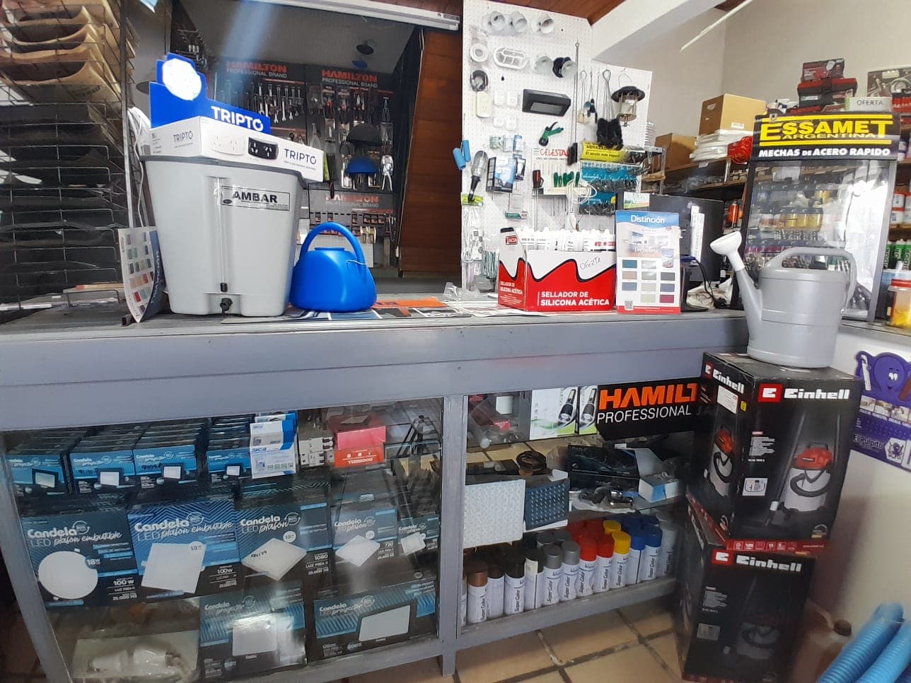 FONDO DE COMERCIO EN VENTA: RUBRO: Ferretería - 2