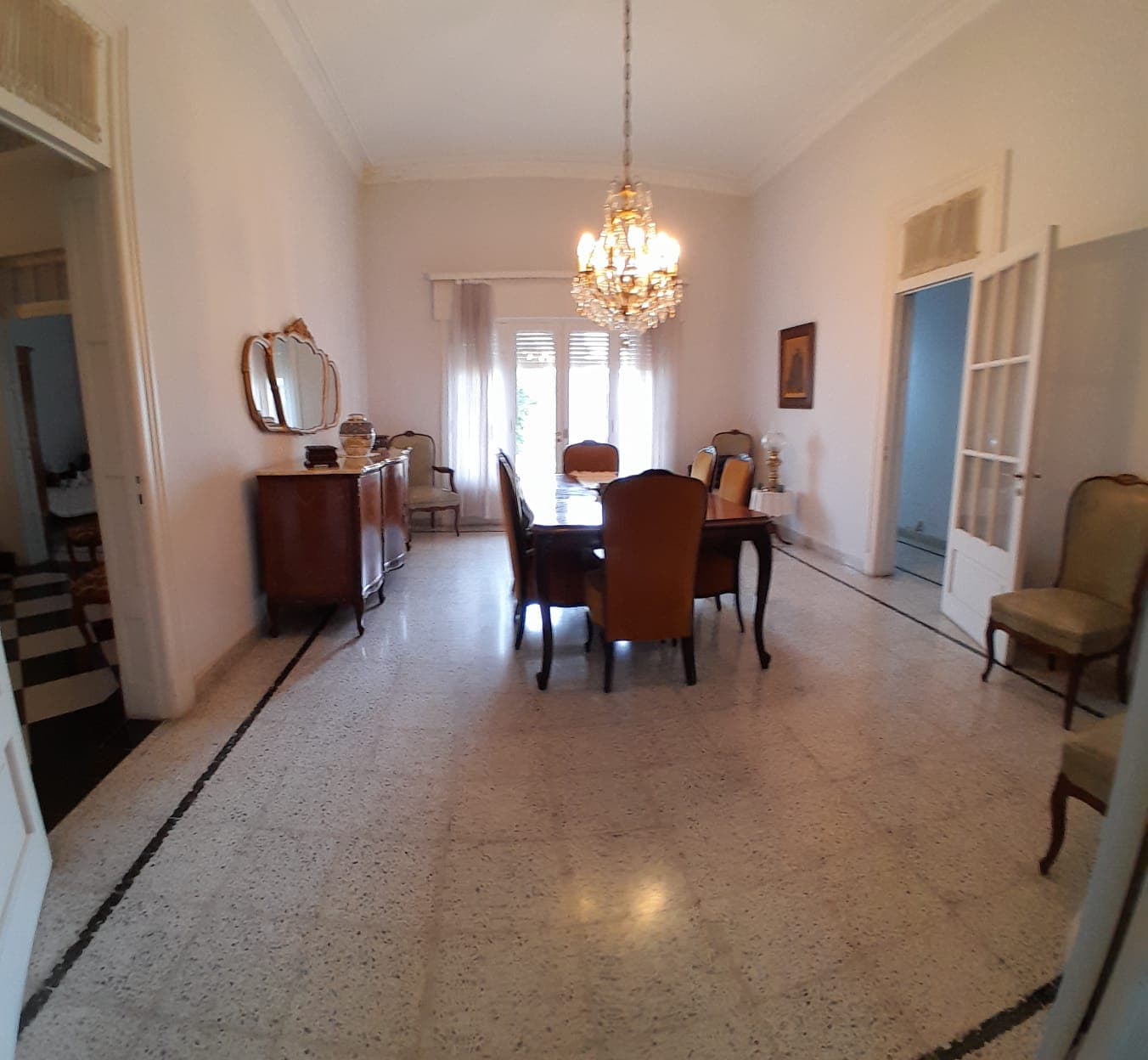 Excelente Casa en Azul:  Belgrano y 25 de Mayo - 4